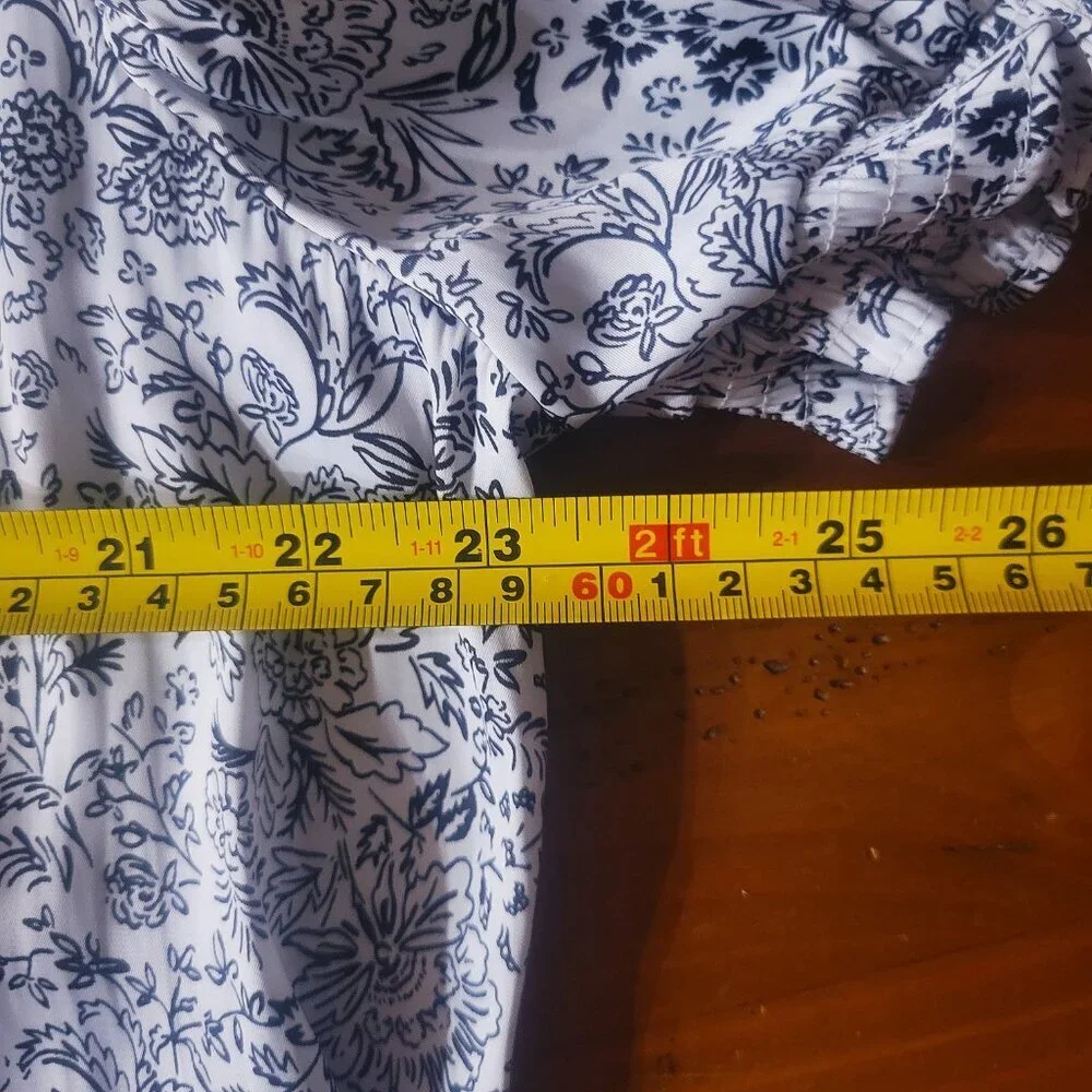 NWOT! Lane Bryant Puff-Sleeve Gathered Neck Black/White Floral Blouse - Size 14 - Picture 5 of 10